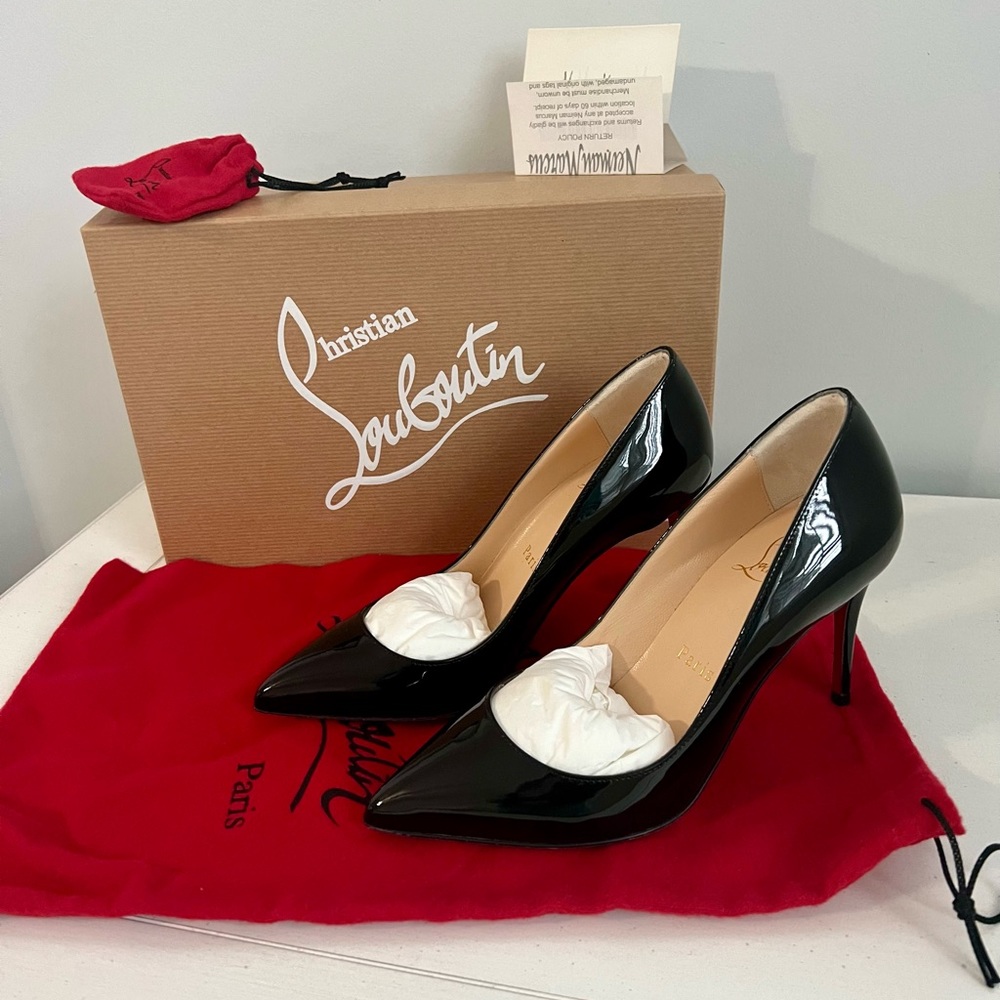 Authentic Christian Louboutin Pigalle
85mm Pumps Patent calf leather NEW Size 34